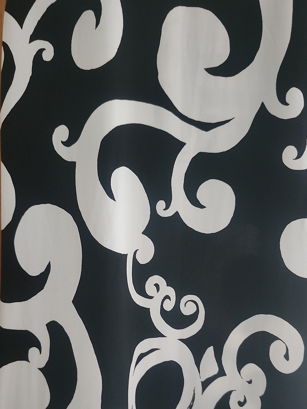 White House Black Market Black & White Swirl V-Neck Tunic Size Small - Picture 13 of 16